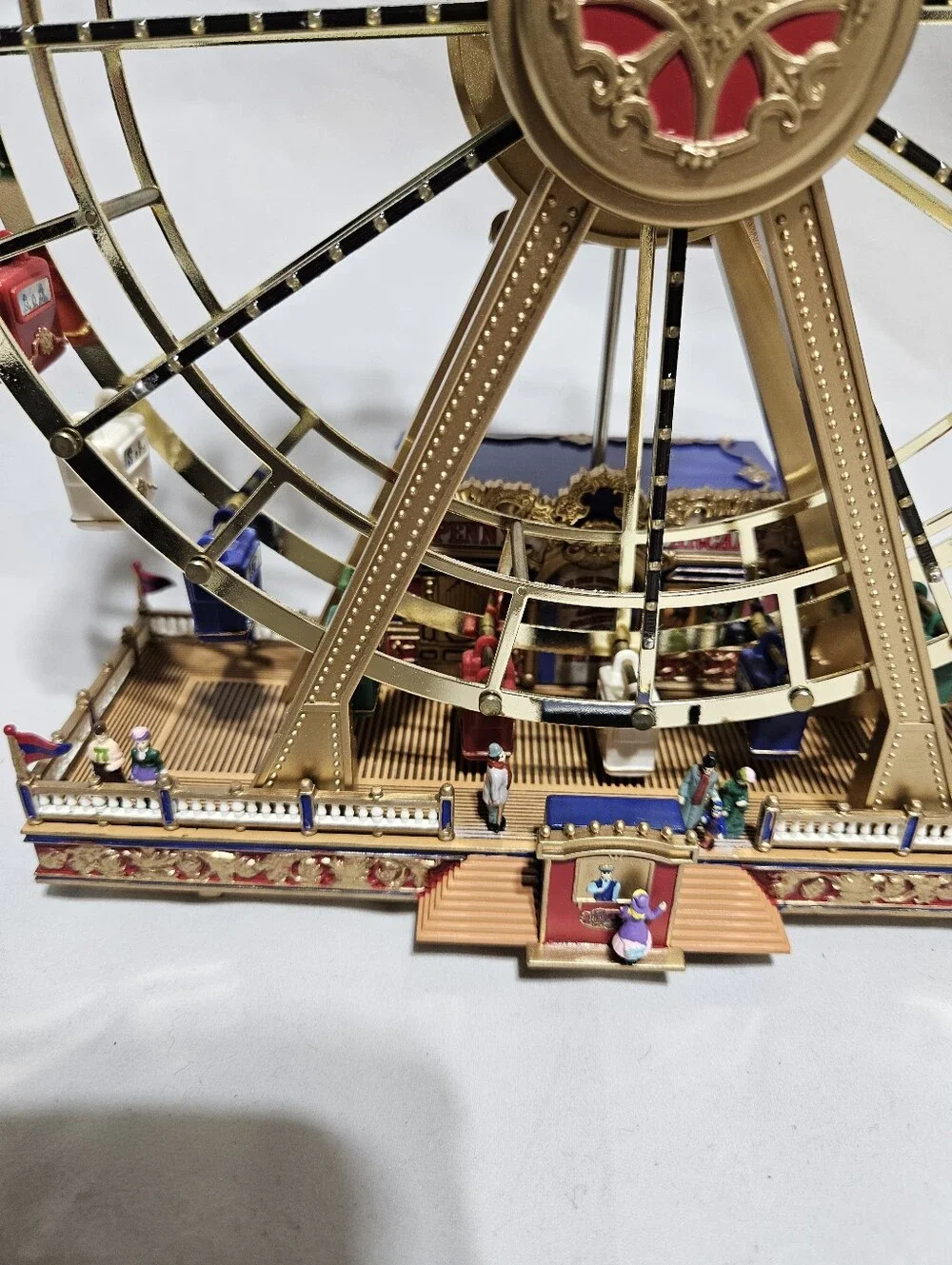 Gold Label Collection World's Fair Ferris Wheel - Gold & White